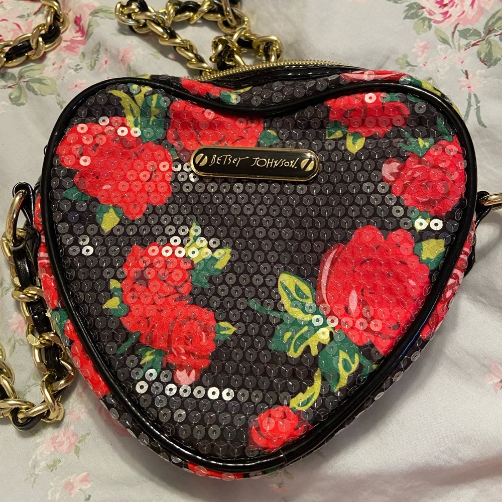 Betsey Johnson heart shaped purse